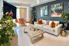 Upscale Centric Apt Near All